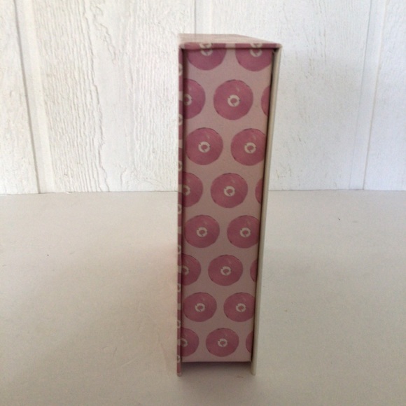 SHOE LOVER DECORATIVE STORAGE BOX - Picture 5 of 10